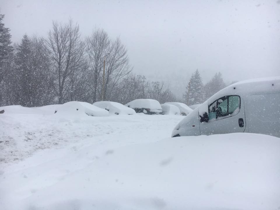 Rrugët e fshatit Nishor të pa kalueshme nga bora