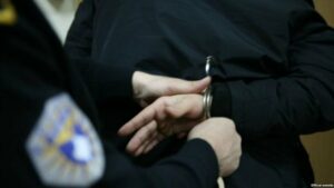 Rrahu nusen e djalit, arrestohet i dyshuari në Prizren