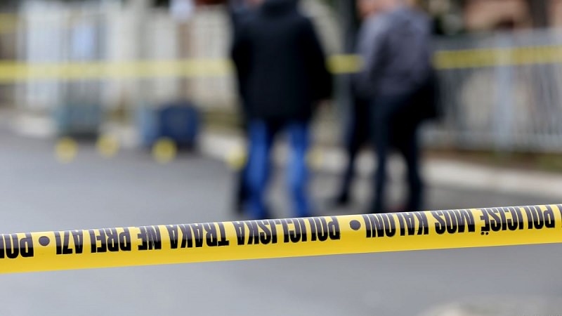 Vdes një person në Prizren, u godit nga një veturë në oborrin e tij
