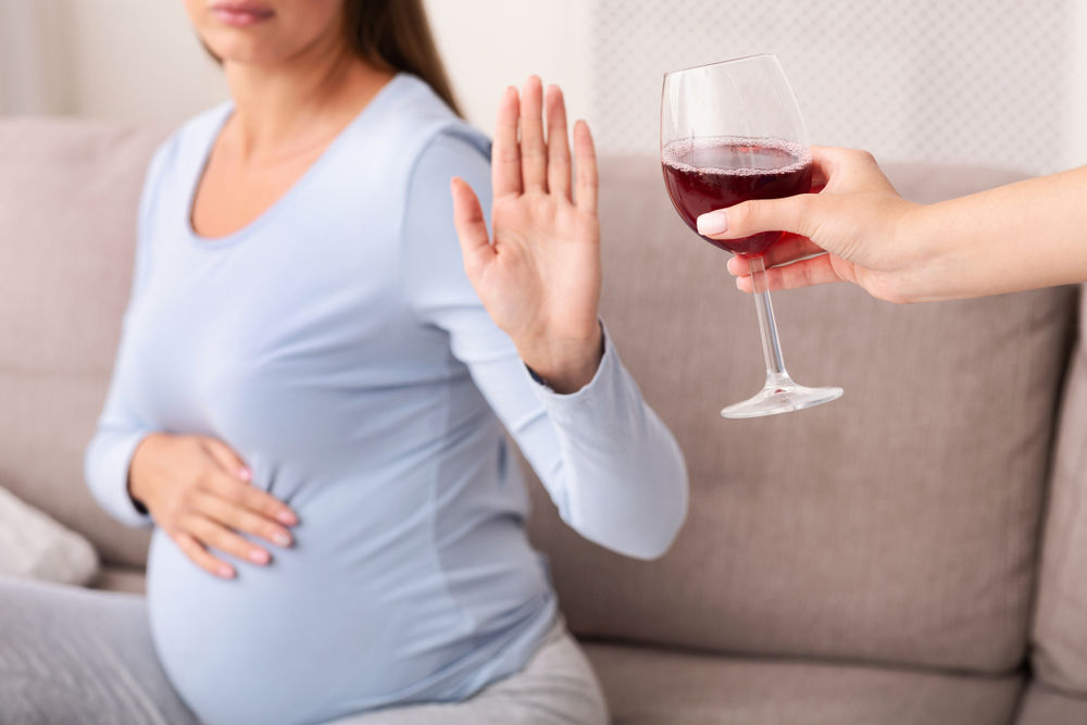 Konsumimi i alkoolit ndikon negativisht gjatë shtatzënisë