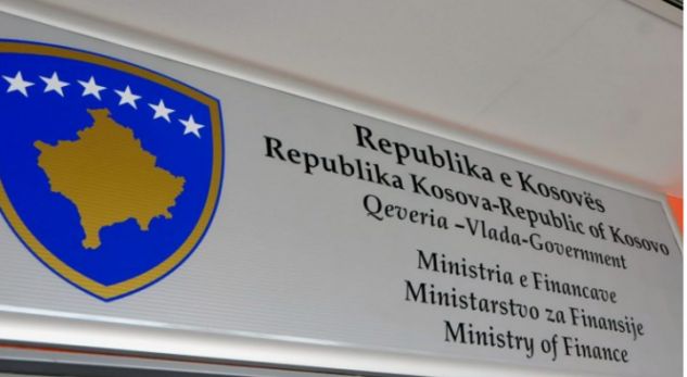 Ministria e Financave kërkon 100 praktikantë me pagë 170 euro