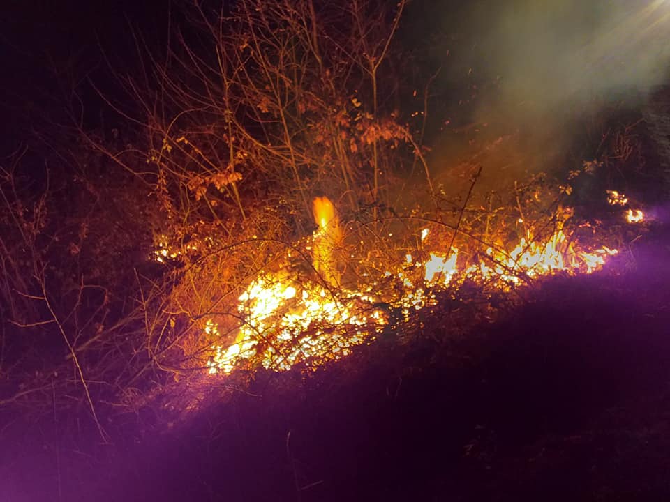 Komuna e Suharekës apelon për kujdes të shtuar nga zjarret, çdo person që evidentohet si shkaktar i zjarrit do të ndëshkohet