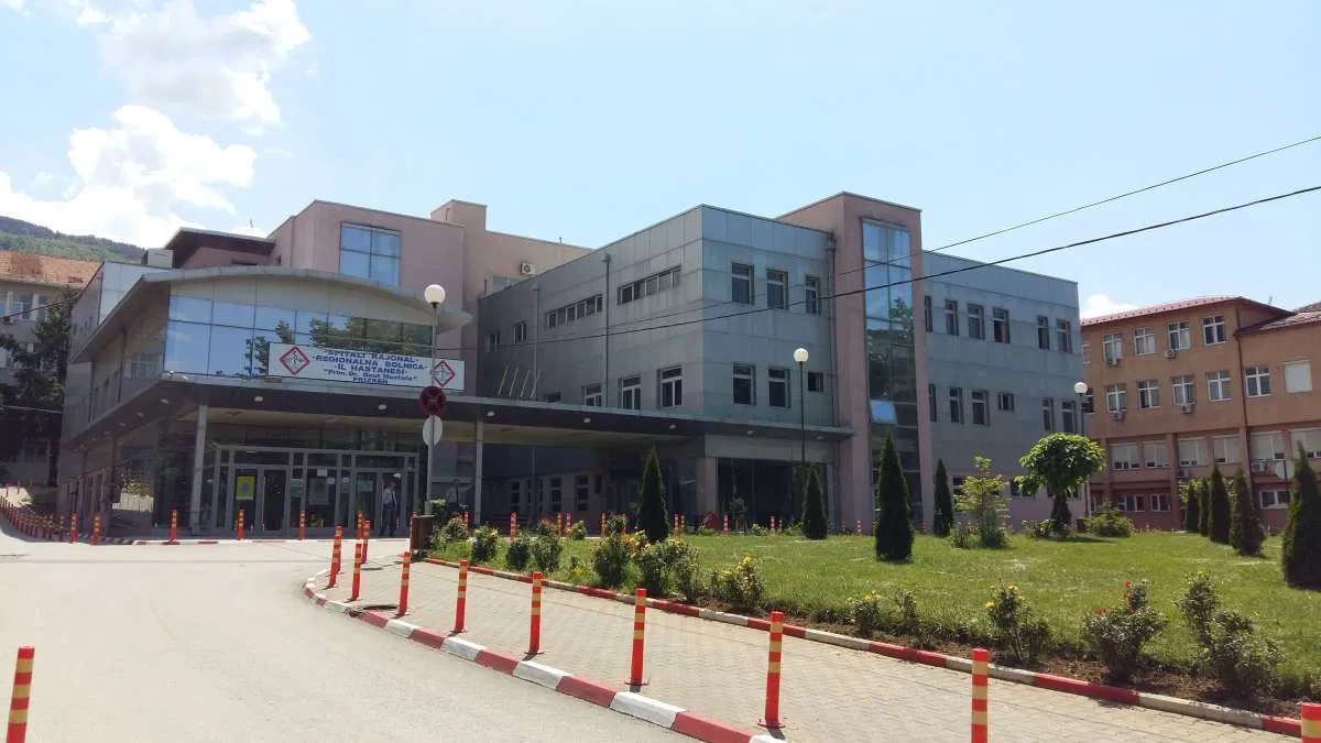 69 pacientë me COVID-19 po trajtohen në Spitalin e Prizrenit