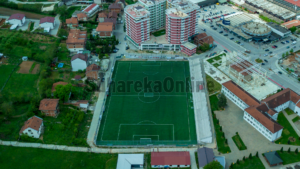 Komuna e Suharekës “harron” që ka nënshkruar kontratë për renovimin e stadiumit të futbollit