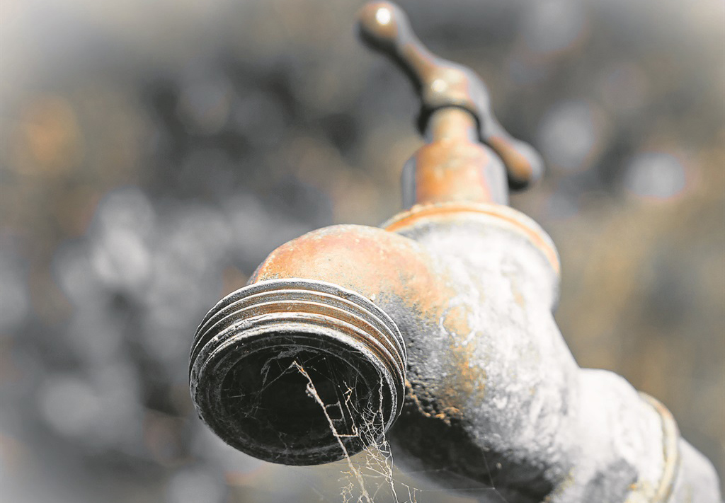 KEDS ndali rrymën, si pasojë nuk ka furnizim me ujë për qytetin e Suharekës dhe fshatrat në magjistralen Pusi i Atit – Suharekë