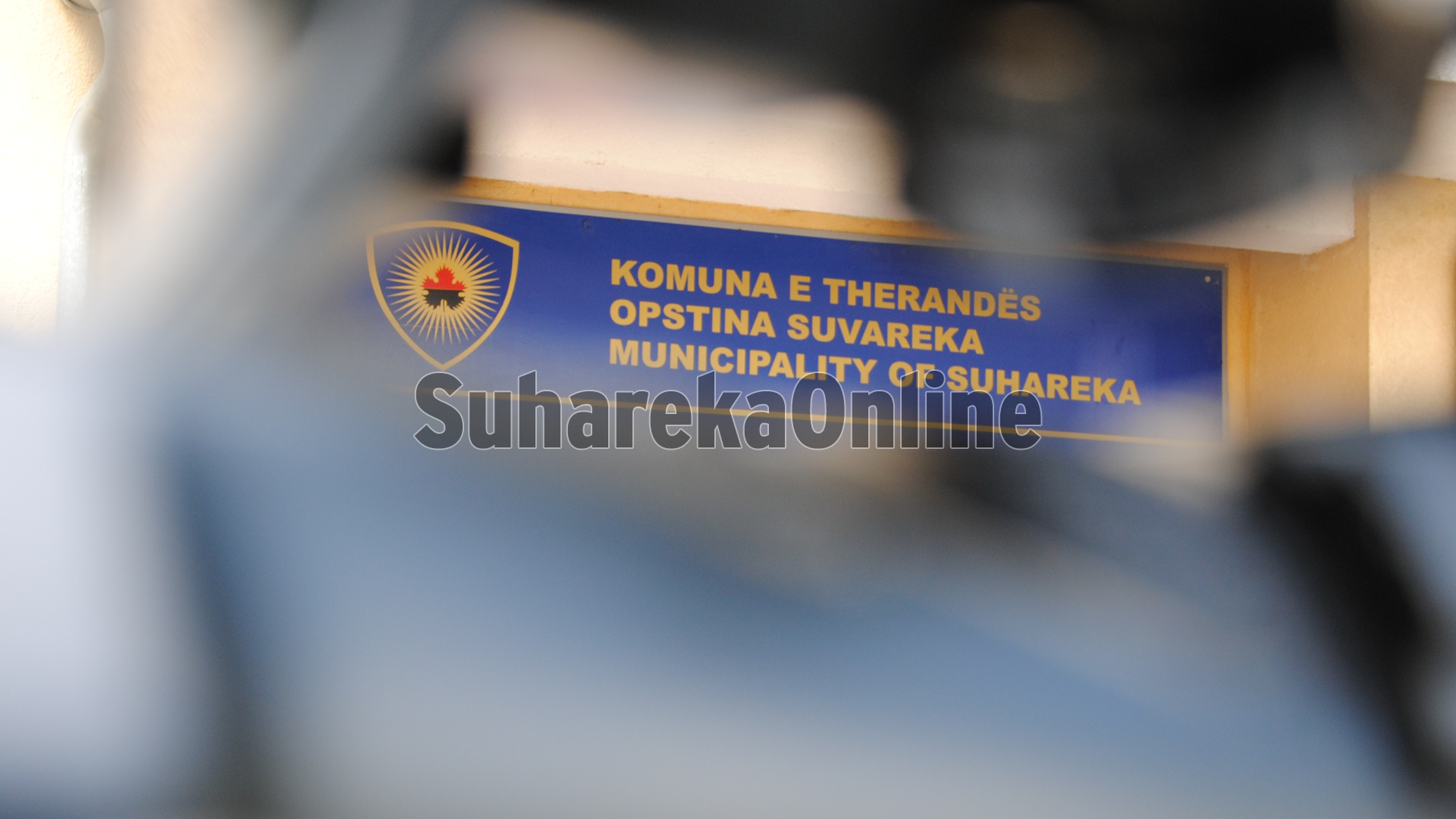 Komuna e Suharekës ndan 8,950.00 euro për rrënimin e objekteve pa leje dhe me rrezikshmëri