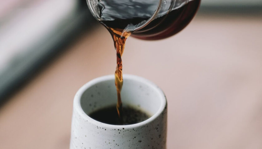 Si ndikon konsumimi i kafesë në lëkurë?