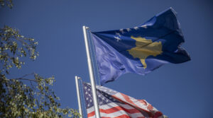Ambasada Amerikane: ShBA-të dhe Kosova qëndrojnë të bashkuar me Ukrainën