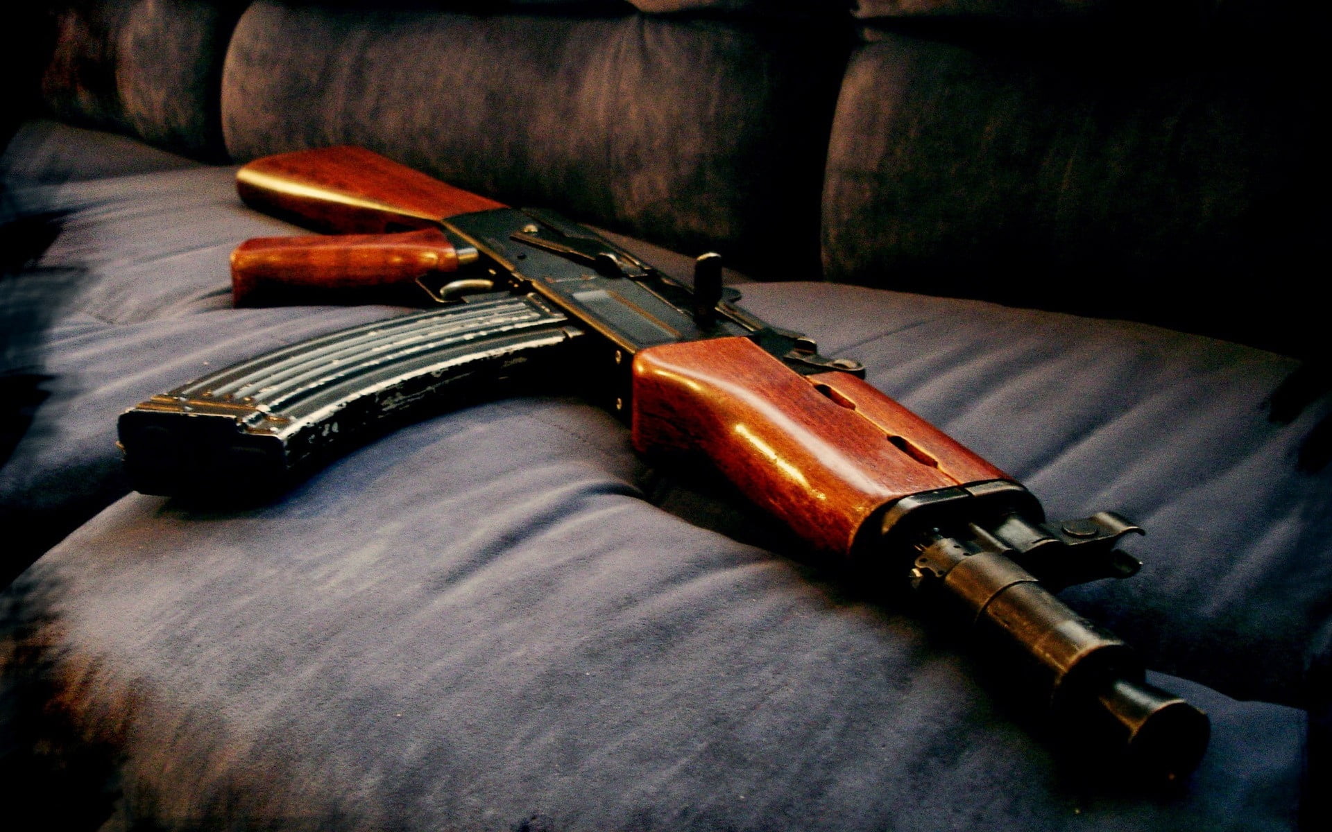 Policia konfiskon një AK-47 në Samadrexhë të Suharekës