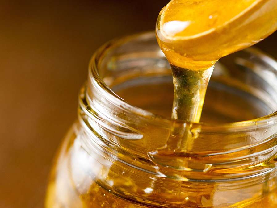 Përfitimet e shumta shëndetësore nëse hani dy lugë mjaltë në ditë