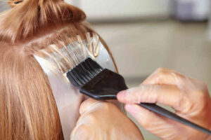 Si të ruani më gjatë ngjyrën e flokëve të lyer?