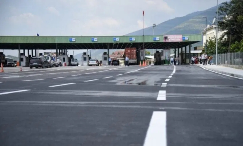 Tentoi t’i korruptone policët në pikëkalimin kufitar në Vërmicë, arrestohet shtetasi i Shqipërisë
