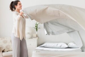 Si të kujdeseni për dhomën e gjumit nëse vuani nga alergjitë?
