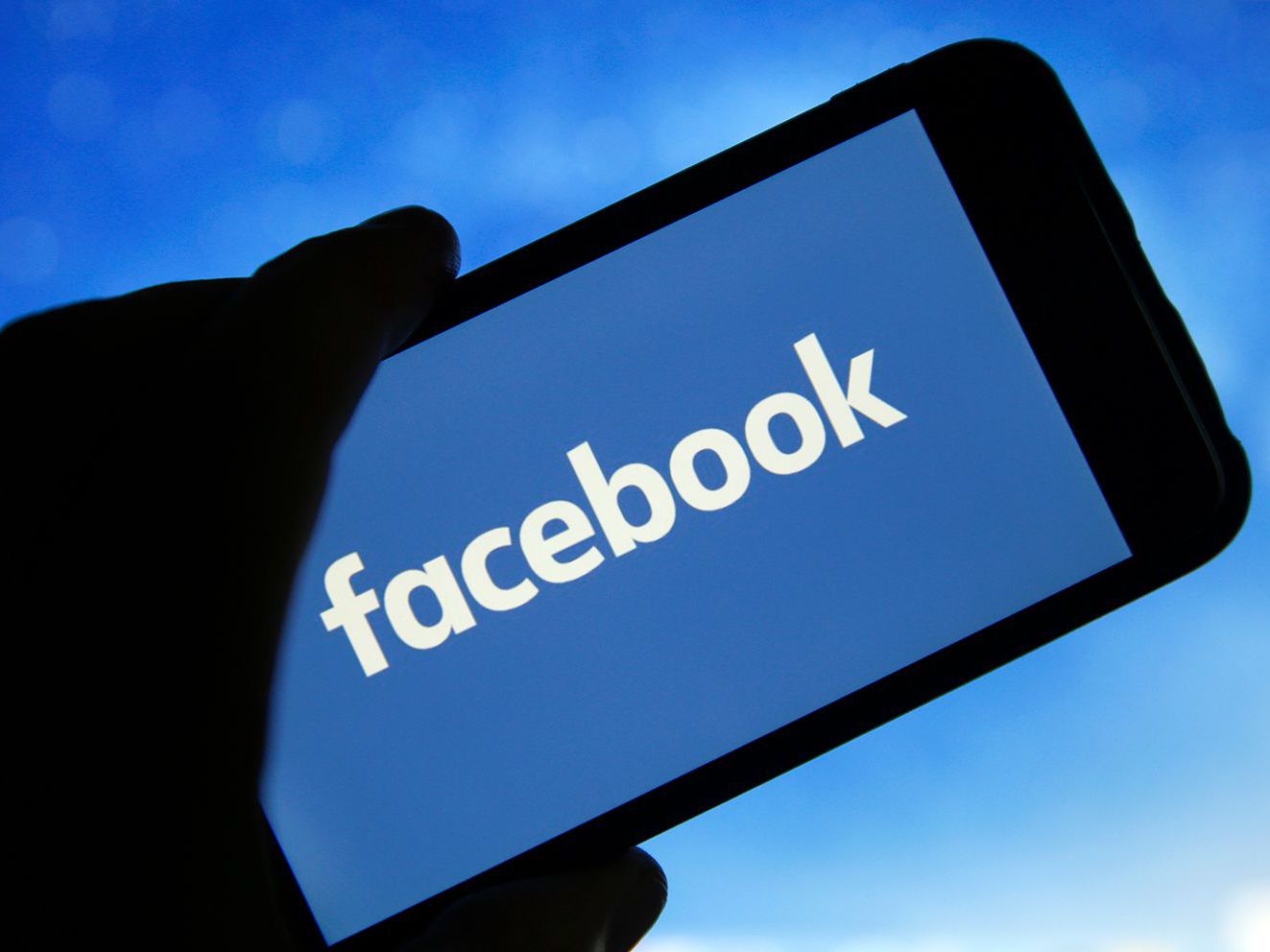 Facebook përdor Twitter për të reaguar lidhur me mosfunksionimin e tri aplikacioneve