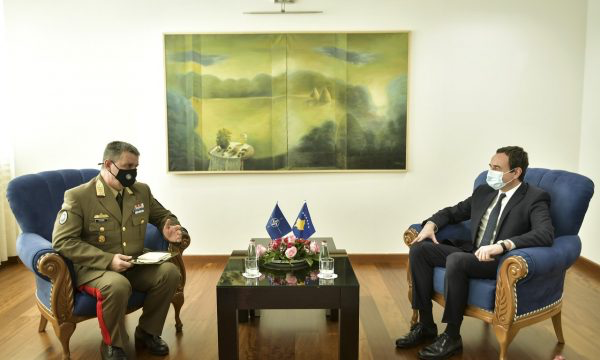 Kurti takon komandantin e KFOR-it, diskutojnë mbi sigurinë në Kosovë