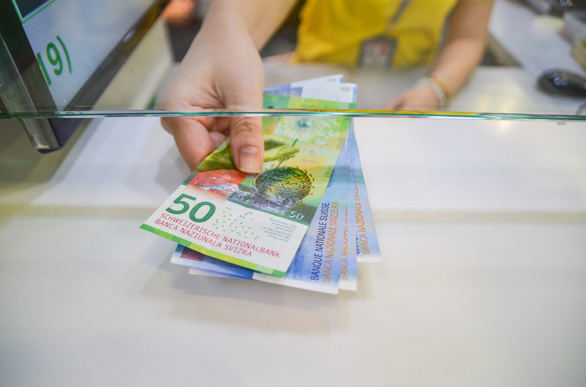 Kërkohet që pagat në Zvicër në vitin 2024 të kenë rritje 5%