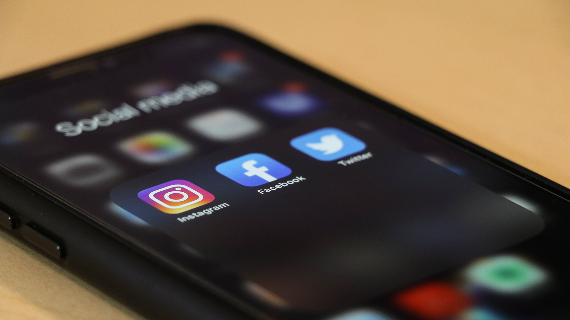 Facebook dhe Instagram do të ofrojnë abonime me pagesë në Evropë