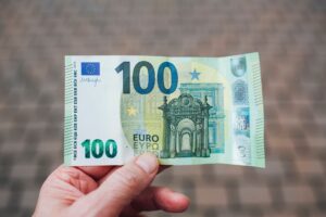 SPSPK kritikon Qeverinë për 100 eurot: Dyshoj për vendim mediatik dhe se është fryrë lista