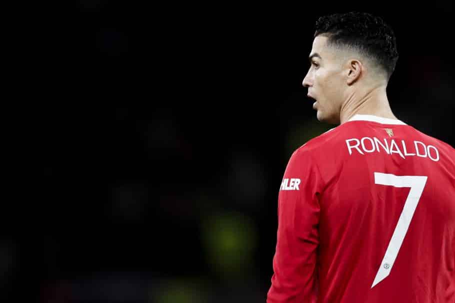 Man United mund të shqyrtojë përfundimin e kontratës me Ronaldon