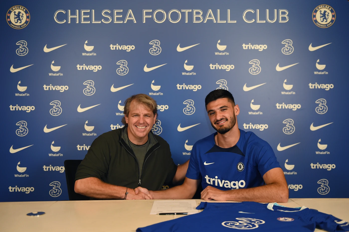 Zyrtare: Armando Broja nënshkruan kontratë me Chelsean deri në vitin 2028