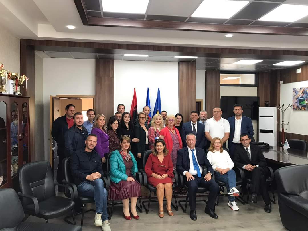 Këshilli i Bashkisë së Sarandës vizituan Komunën e Suharekës