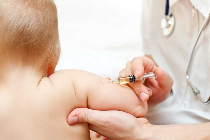 Miratohet vaksina kundër COVID-19 për fëmijët mbi gjashtë muajsh