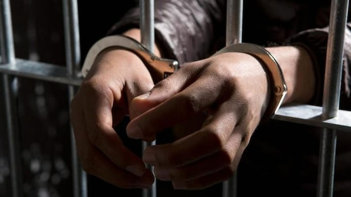 Arrestohet një 23 vjeçar në Bukosh të Suharekës, ushtroi dhunë ndaj familjarëve