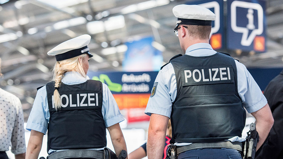 360 mijë vende pune, Gjermania në mungesë të mësuesve e policëve