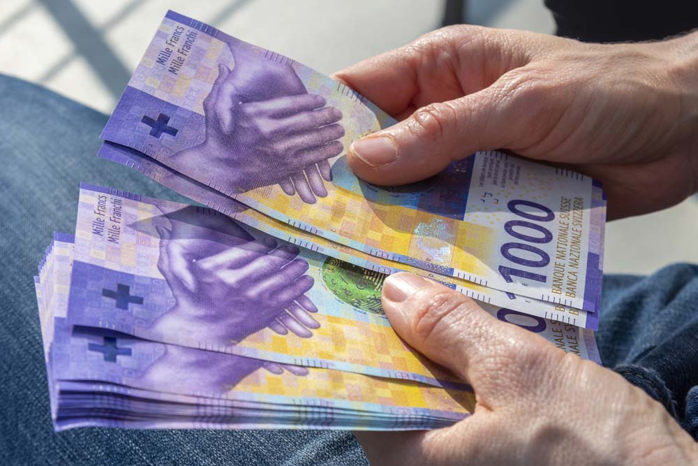 Zvicër, 30,000 punëtorëve të qytetit të Cyrihut u tha të paguajnë dyfishin e pagave
