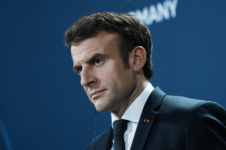 Macron: Franca pezullon liberalizimin e vizave për Kosovën