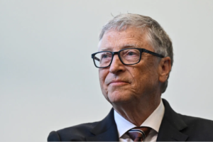 Bill Gates: Për shkak të inteligjencës artificiale, njerëzit mund të punojnë vetëm tre ditë në javë