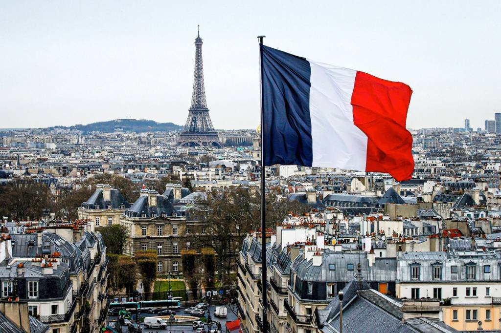 Lëvizja në Francë: Teste gjuhësore, ligji i ri i imigracionit dhe punë për ata që nuk flasin frëngjisht