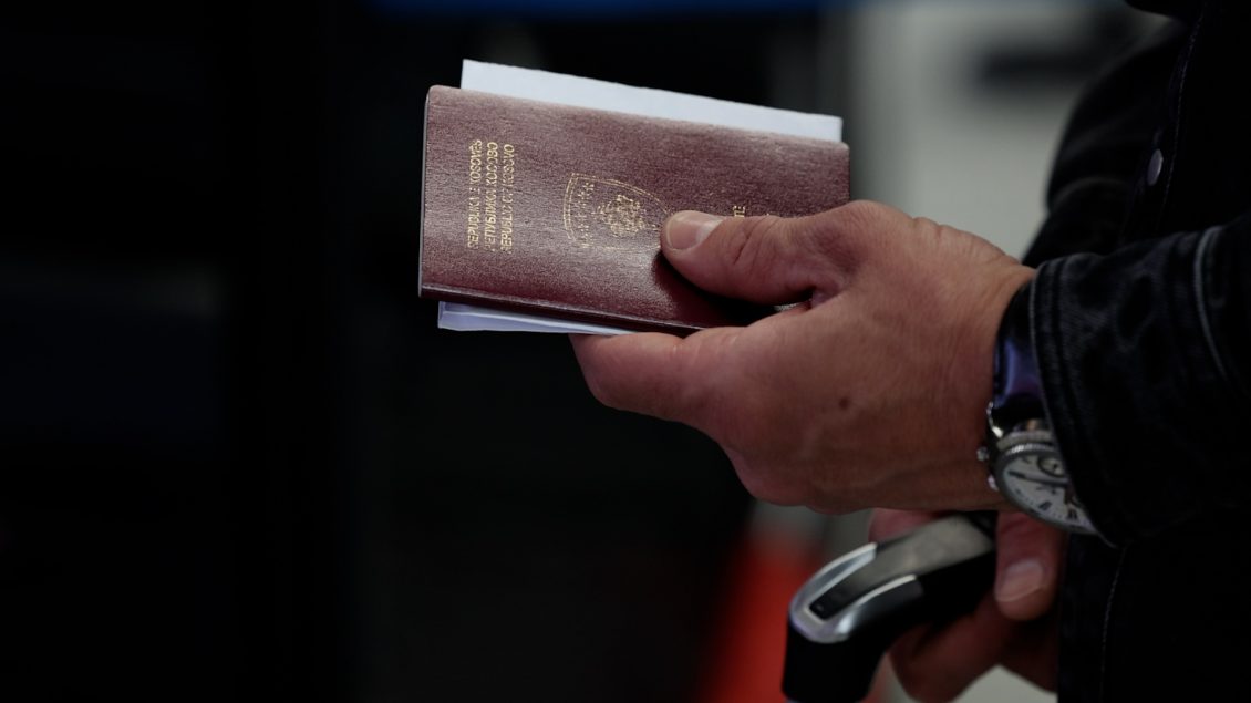 Spanja i njeh pasaportat e Kosovës