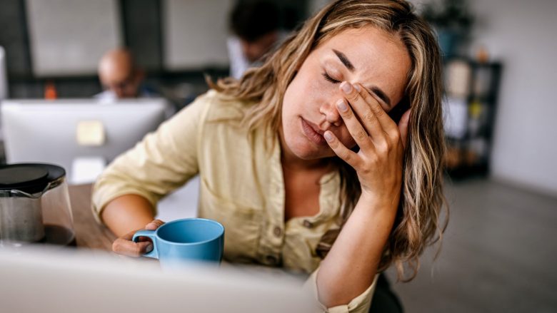Migrena është e tmerrshme, pesë mënyra për t’u ndjerë më mirë