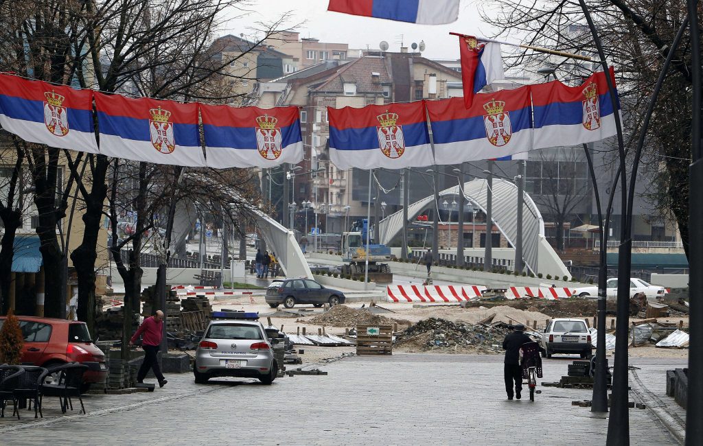Biznesmenët serbë ankohen për kushtet ekonomike në Kosovë, Qeveria paralajmëron vende pune