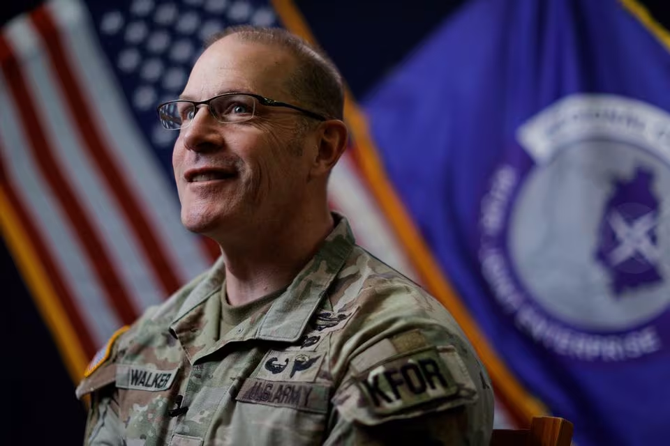 Komandanti Walker: Paqeruajtësit amerikanë të gatshëm të parandalojnë dhunën në veri të Kosovës