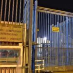 Përleshje masive mes shqiptarëve dhe nigerianëve, burgu në Itali përfshihet nga flakët