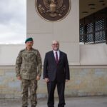 Hovenier: SHBA-ja qëndron fuqishëm krah KFOR-it për një ambient të sigurt në Kosovë